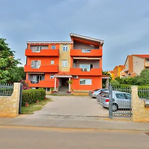 ll-holiday-apartment.hotelinzadar.com/