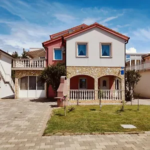 apartments-fida.hotelinzadar.com/